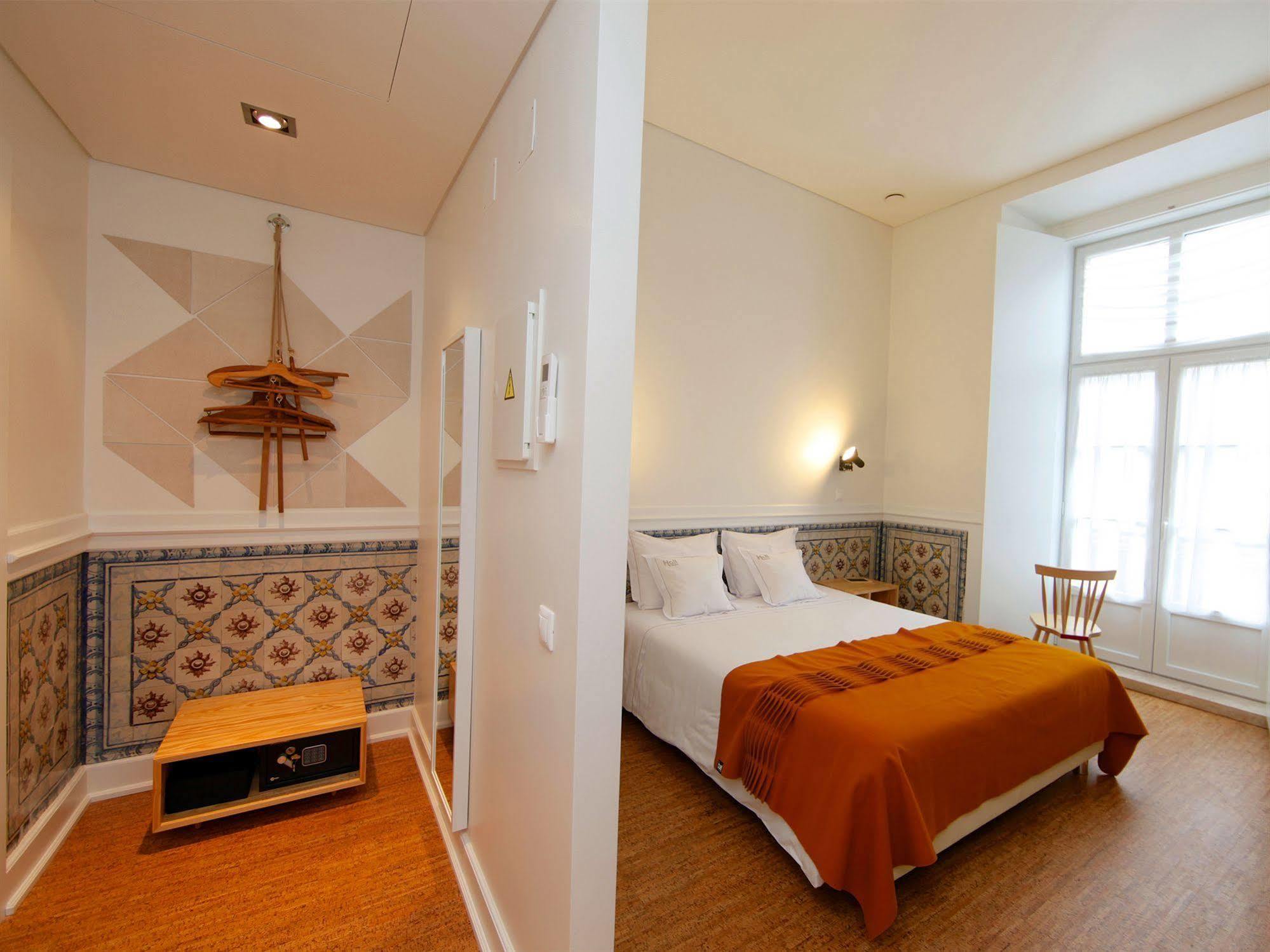 Hall Chiado Lisbon Exterior photo